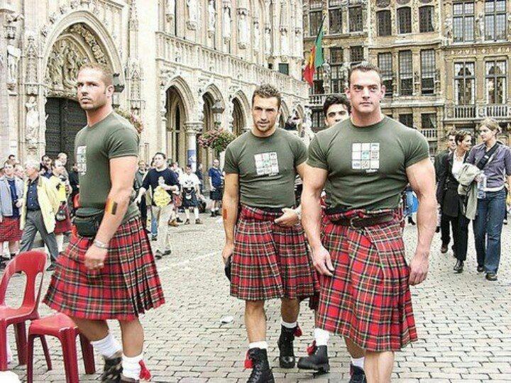 Kilt flash chick 15