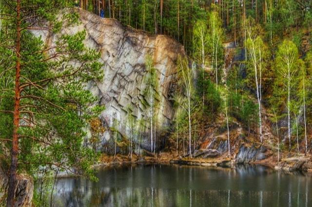 Уральские горы бажов. Бажов о природе Урала. Скалы храпы Бажовские места. Бажовские места природный парк.