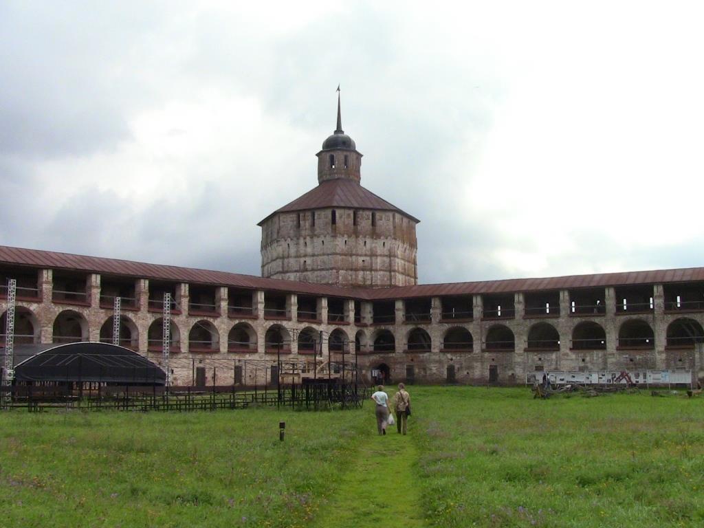 Кирилло-Белозерский монастырь, внутренний двор