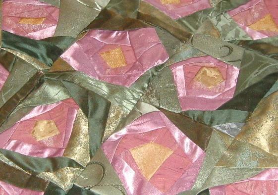 Удивительное шитье в стиле оригами. Пэчворк курпе. Лоскутное одеяло розы. Пэчворк крейзи розы. Пэчворк крейзи розы.